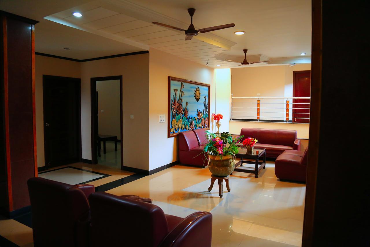 Hotel Vels Court Palni Exterior foto