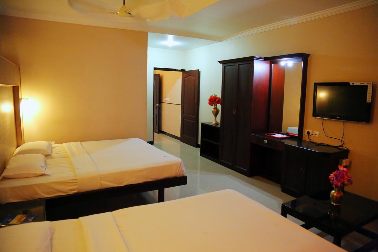 Hotel Vels Court Palni Exterior foto