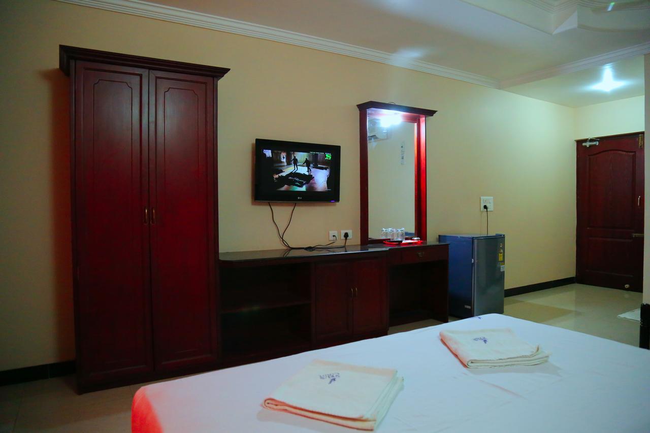 Hotel Vels Court Palni Exterior foto