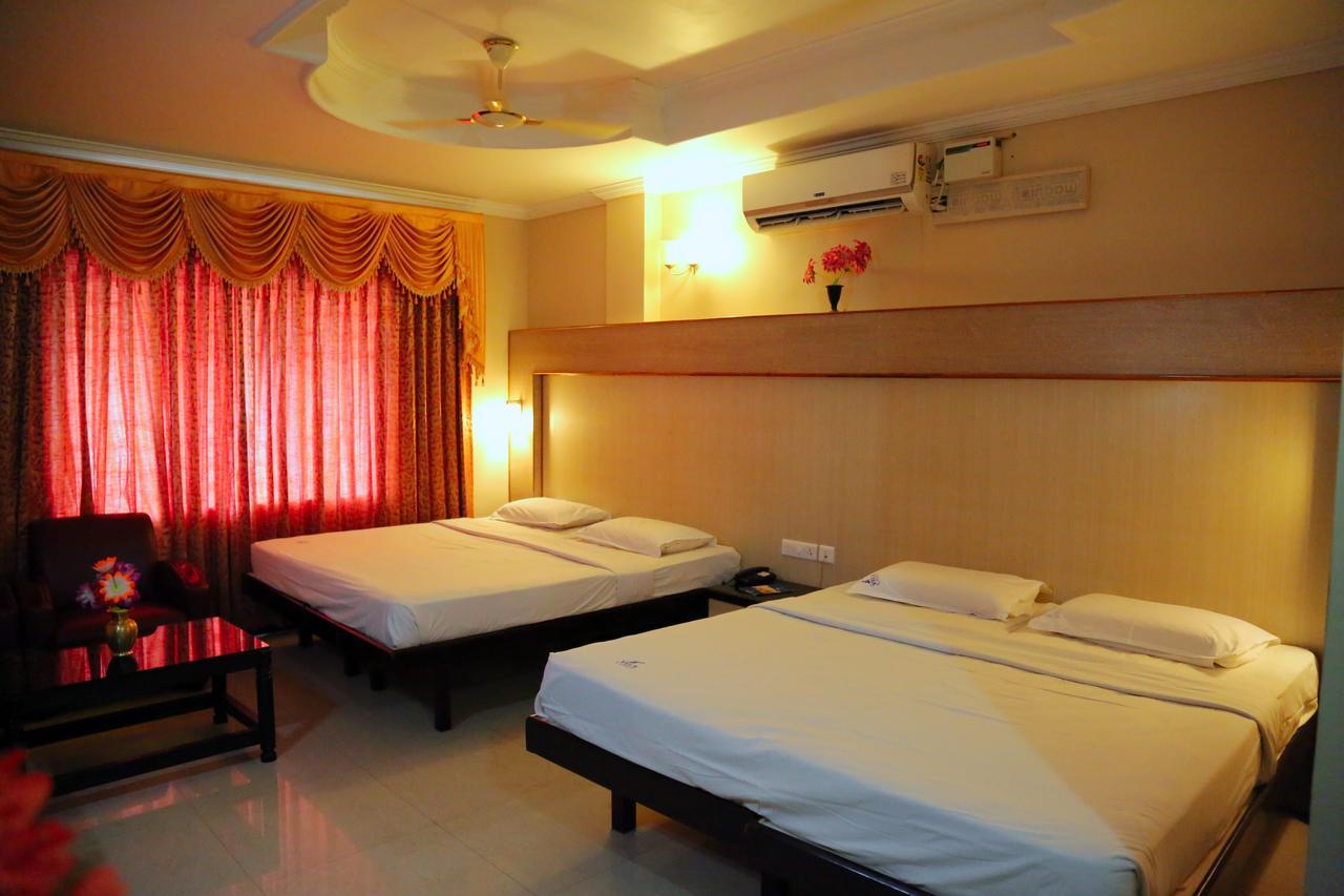 Hotel Vels Court Palni Exterior foto