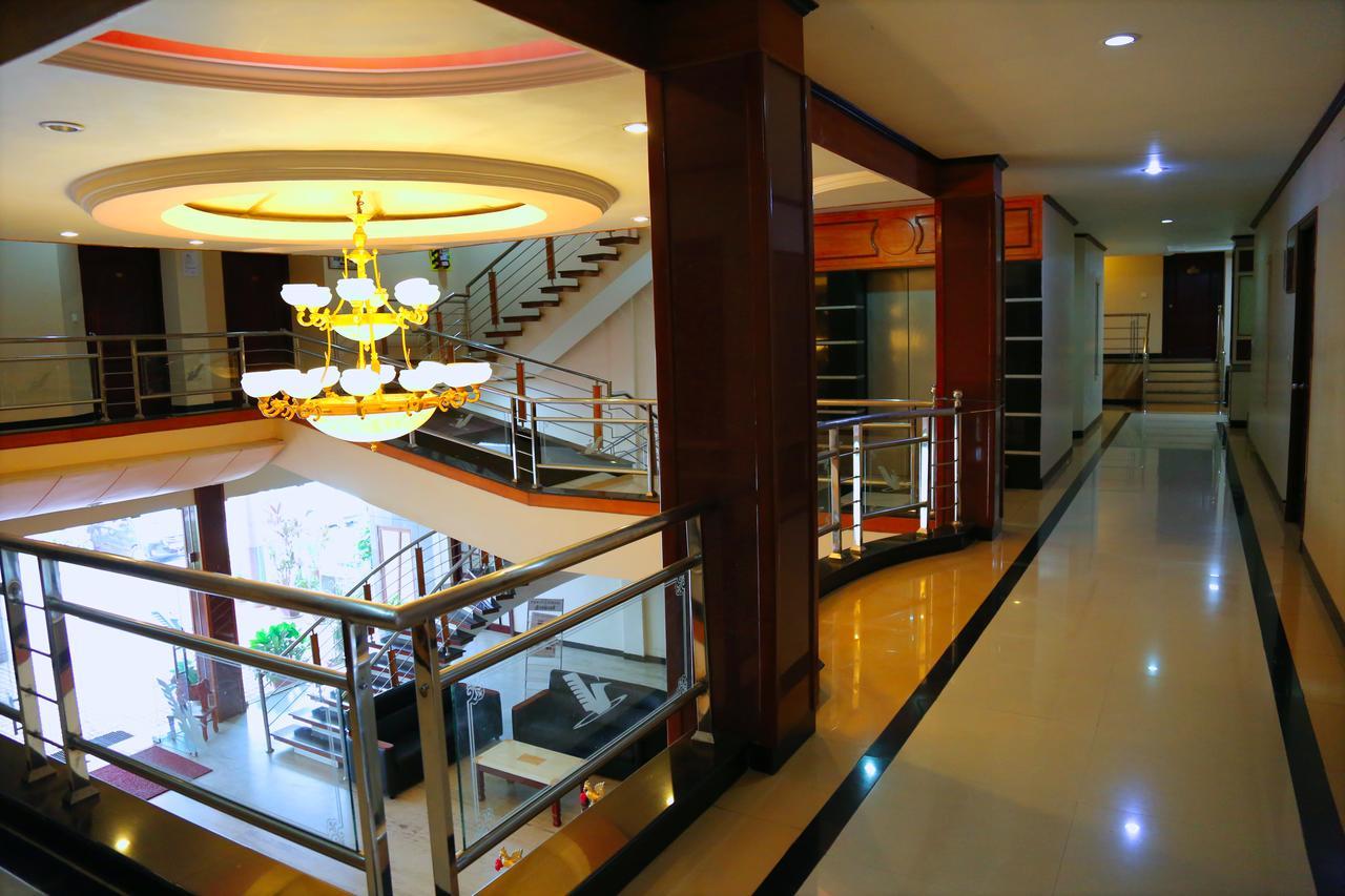 Hotel Vels Court Palni Exterior foto